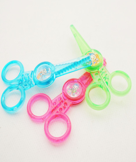 مجموعة مقصات بلاستيكية